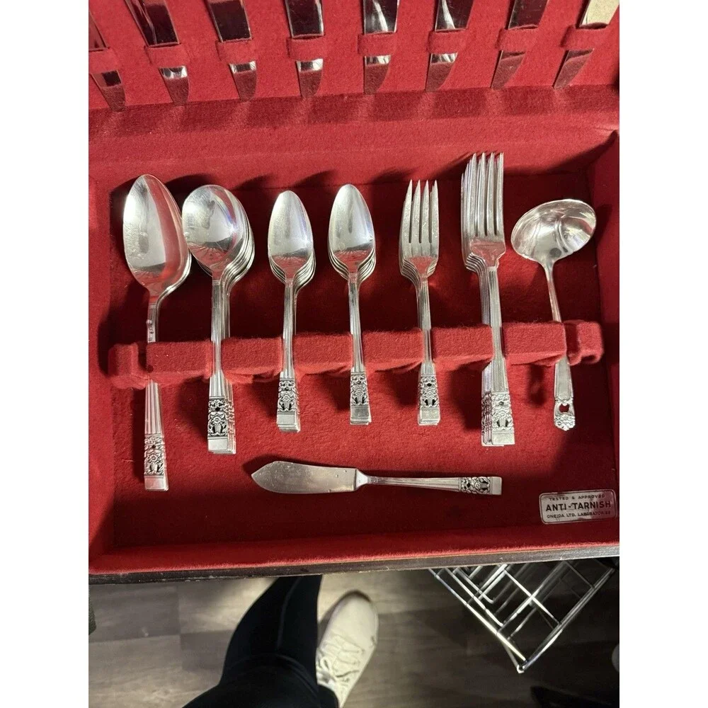 VTG Community Silverplate Flatware Set Oneida Chest Rogers Ladle